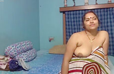 Desi Aunt Enjoying Sex With Her Neighbor Guy