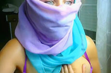 Arab girl is fingering her and get very hot