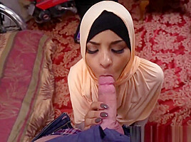 Young muslim babe spreads her legs for long fat cock